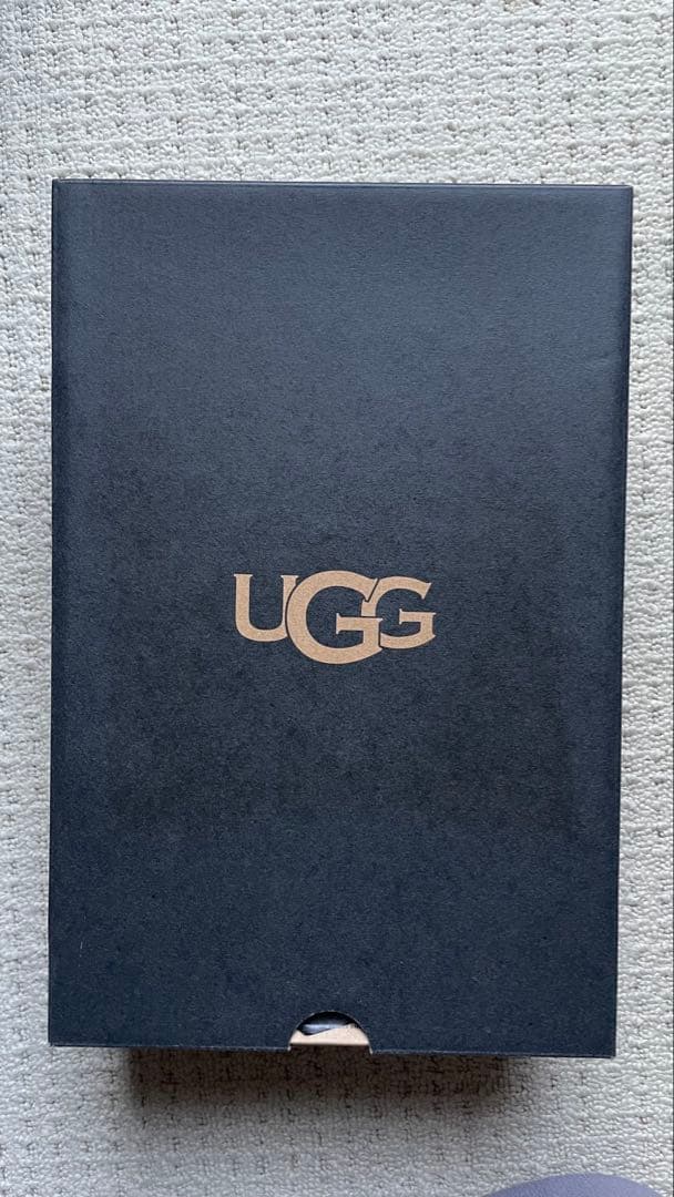 2/1 24時までSALE未使用！完売UGG アグ厚底スニーカー23.5