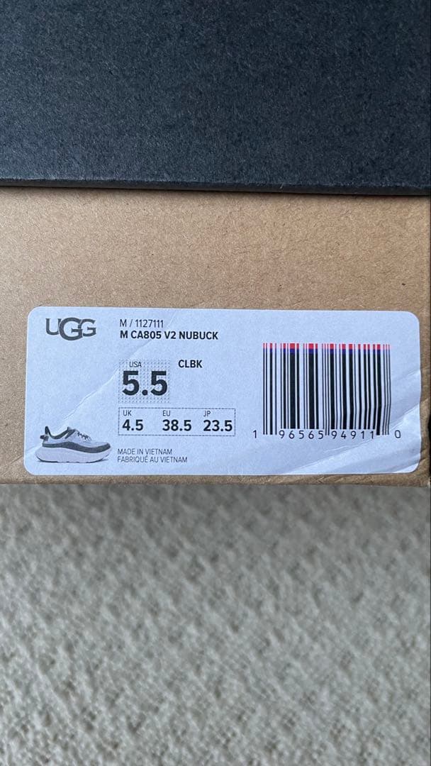 2/1 24時までSALE未使用！完売UGG アグ厚底スニーカー23.5