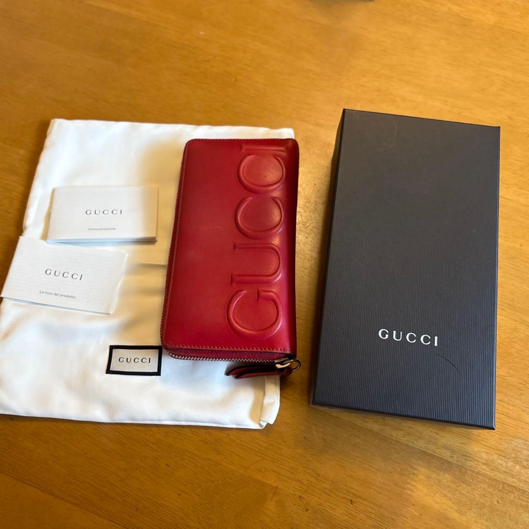 グッチ　長財布　レザー　赤