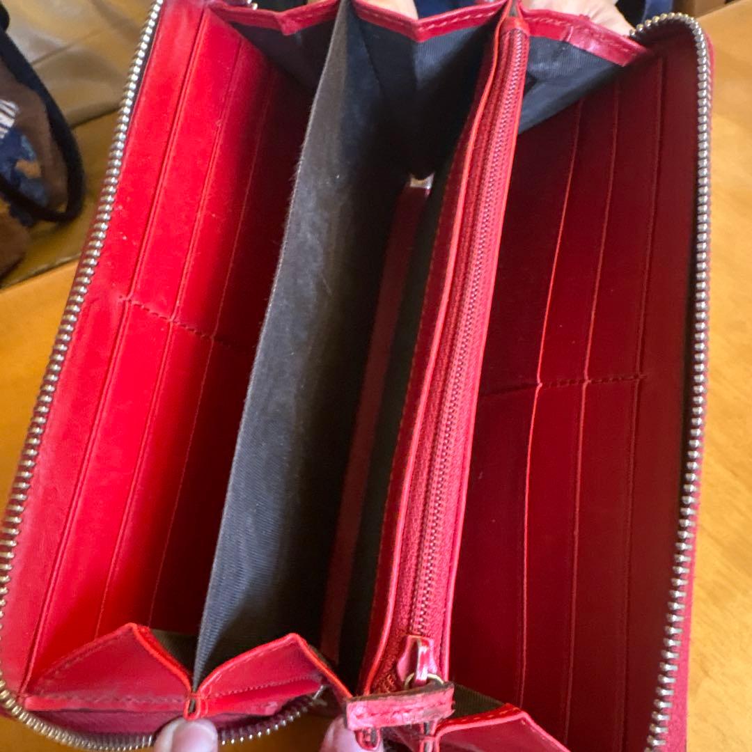 グッチ　長財布　レザー　赤
