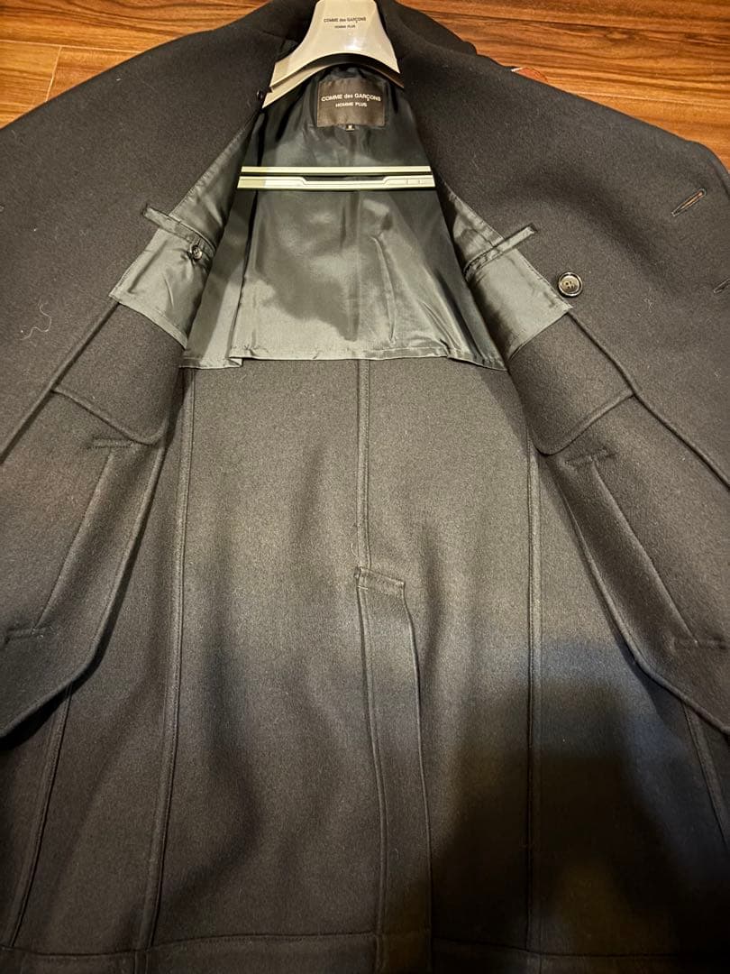 出品14日終日まで コムデギャルソンオムプリュス コート 22AW Mサイズ