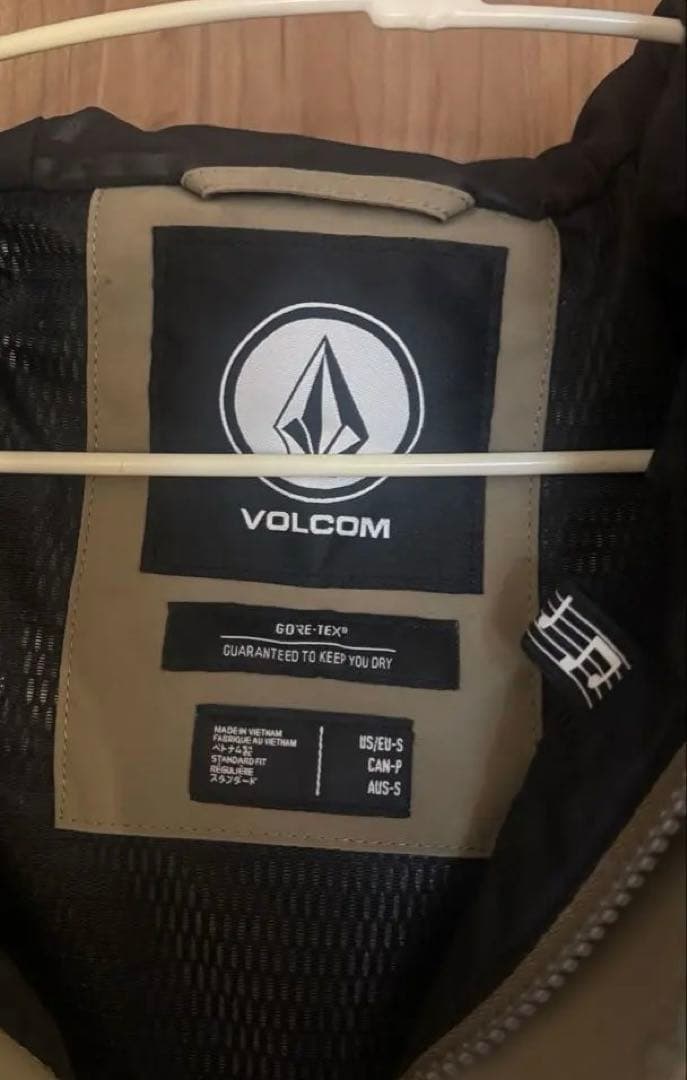 VOLCOM GORE-TEXジャケット ベージュ