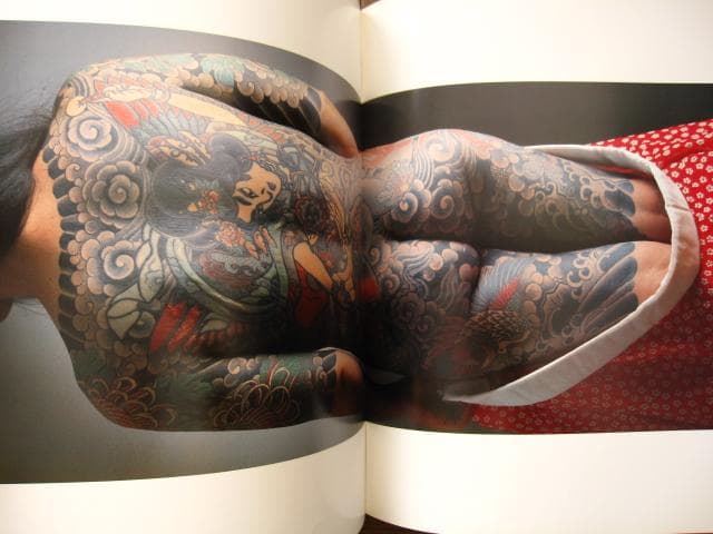 女・刺青美 JAPANESE TATTOO LADIES　函付