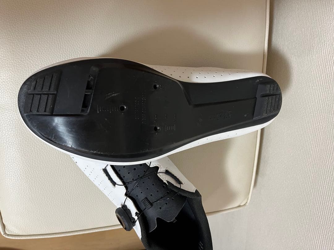 fi'zi:k VENTO OMN シューズ ホワイト/ブラック サイズ44