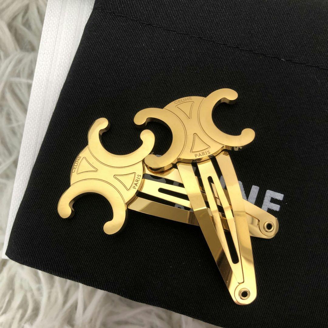 セリーヌ　トリオンフ スナップヘアクリップ　ヘアアクセサリー