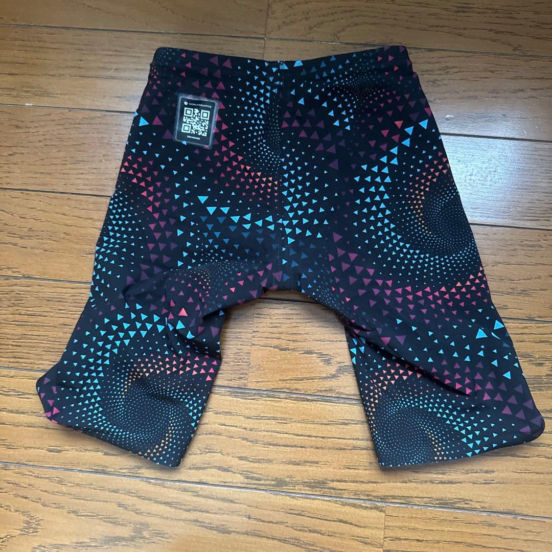 arena 競泳用高速水着 スワールパターン黒　サイズSSS