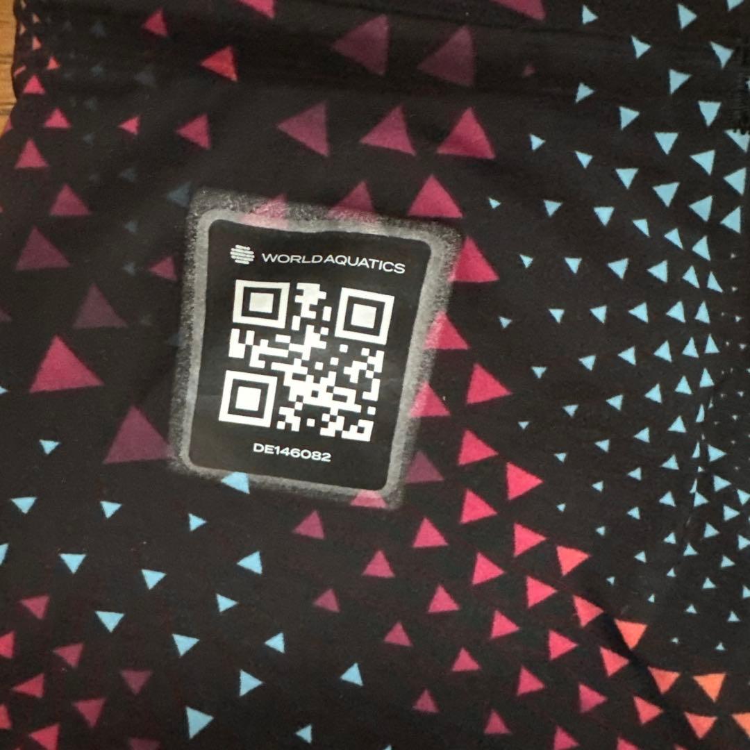 arena 競泳用高速水着 スワールパターン黒　サイズSSS