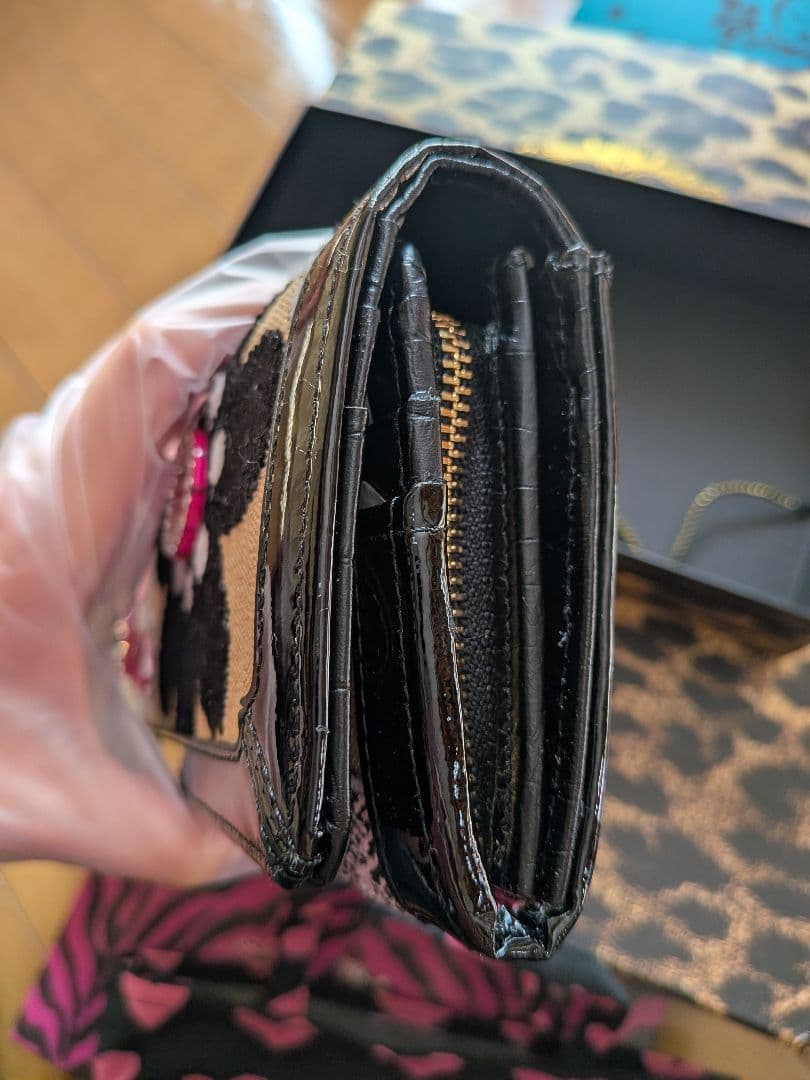 【新品未使用】Think Bee! マーガレット2 長財布 箱入り 美品✨️