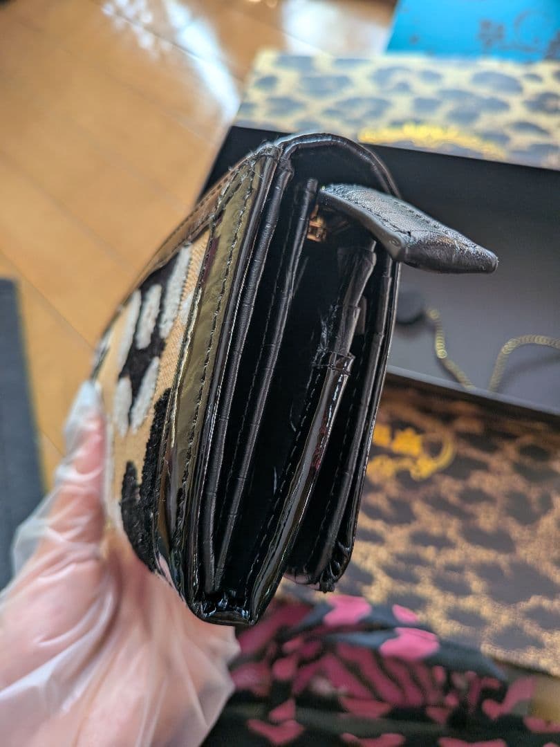 【新品未使用】Think Bee! マーガレット2 長財布 箱入り 美品✨️