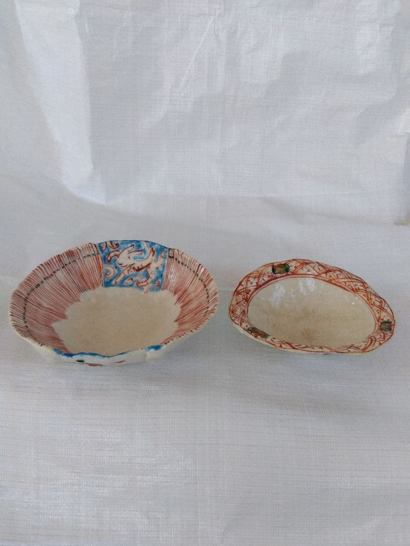 黒岩卓実作 赤絵装飾の浅鉢ひょう紋、中鉢、小鉢の２点