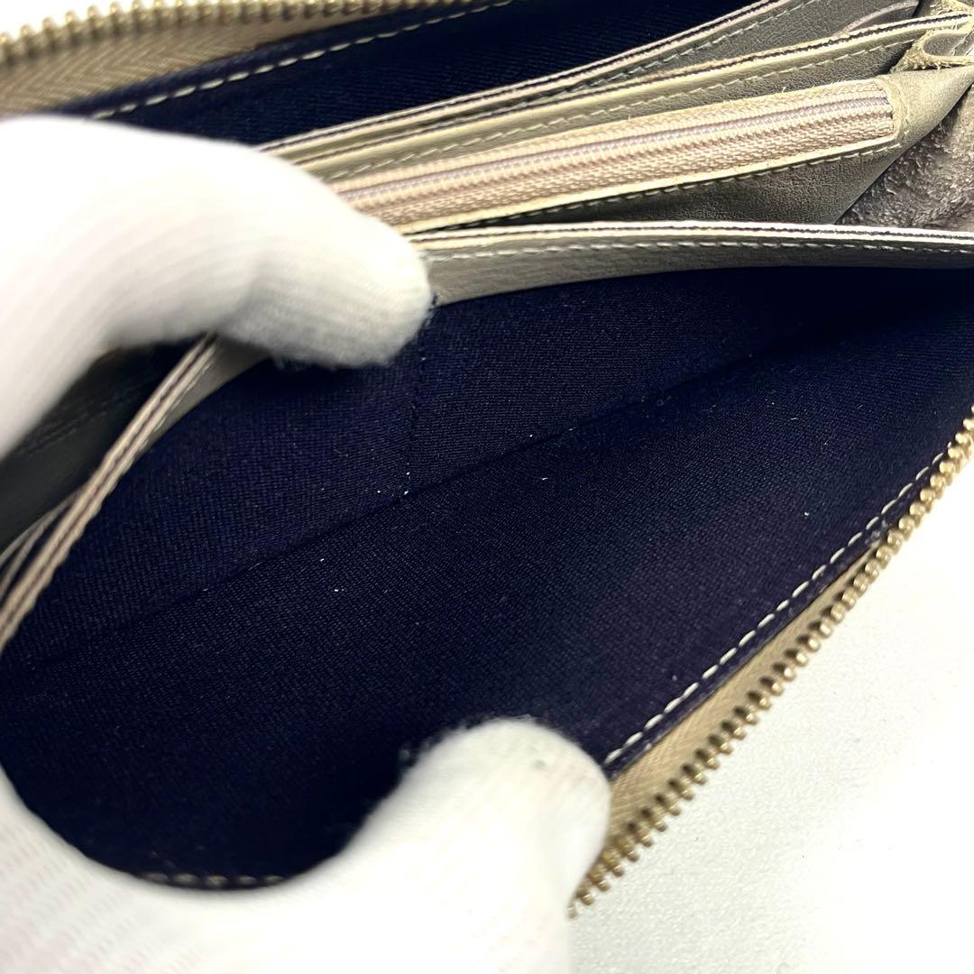 イルビゾンテ　長財布　ロゴ型押し　ラウンドファスナー　本革　シンプル　極美品