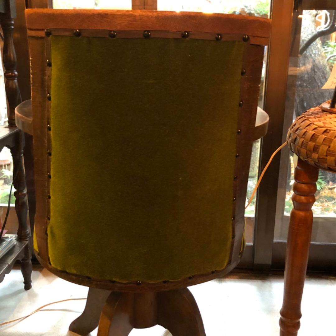 【アンティーク】肘掛け付き　回転椅子　チェスト　昭和　コレクション　蚤の市　椅子