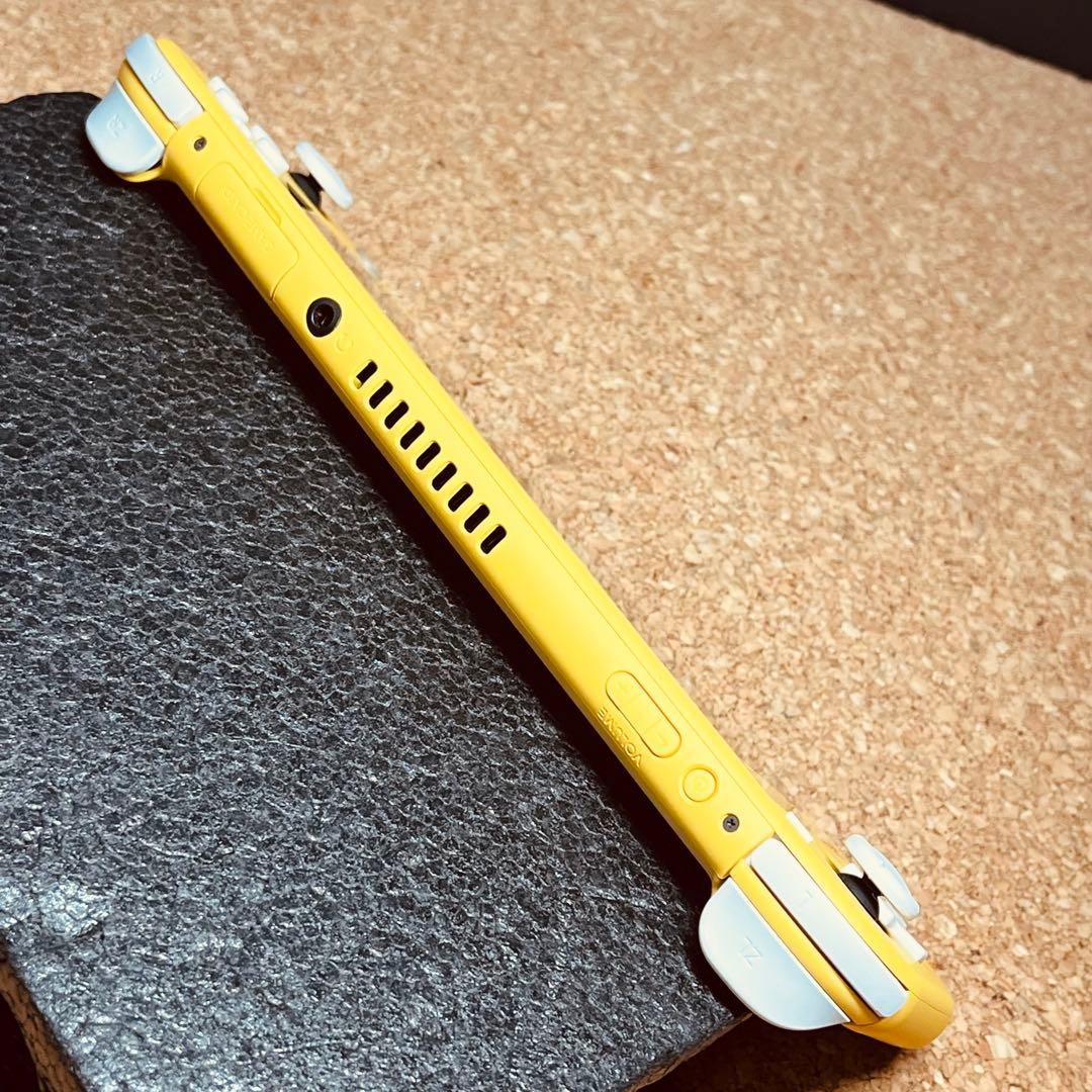 Nintendo Switchライト本体イエロー ACアダプター.ガイド2020