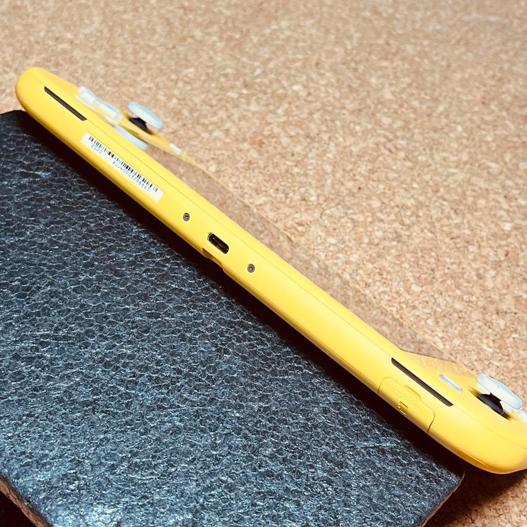 Nintendo Switchライト本体イエロー ACアダプター.ガイド2020