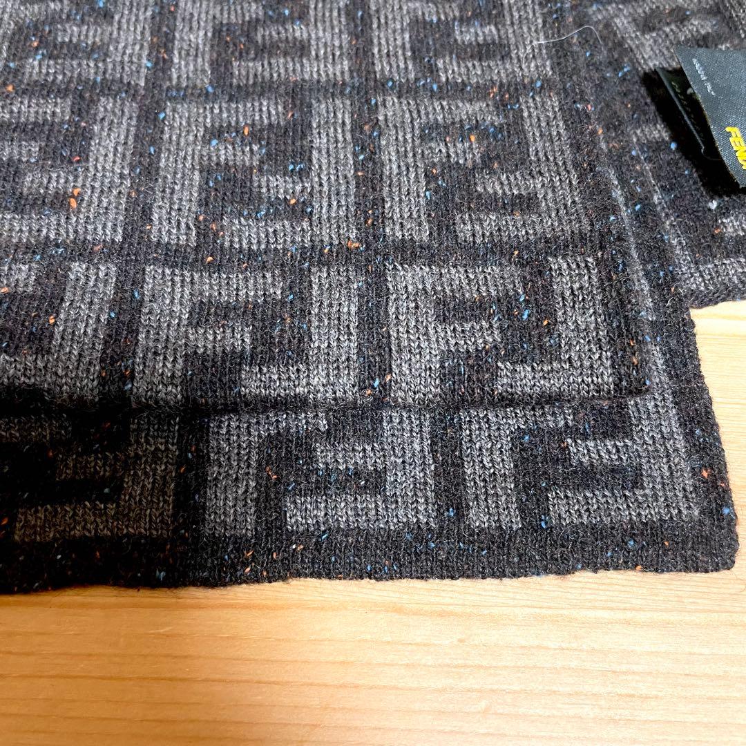 フェンディ FENDI ズッカ柄 マフラー 黒 グレー系 イタリア製