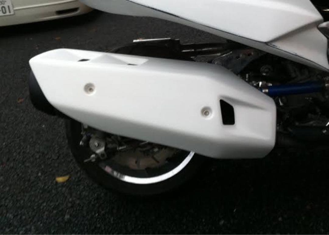 【ゆう】マジェスティ4D9/sg20j エアロ　マフラーカバー