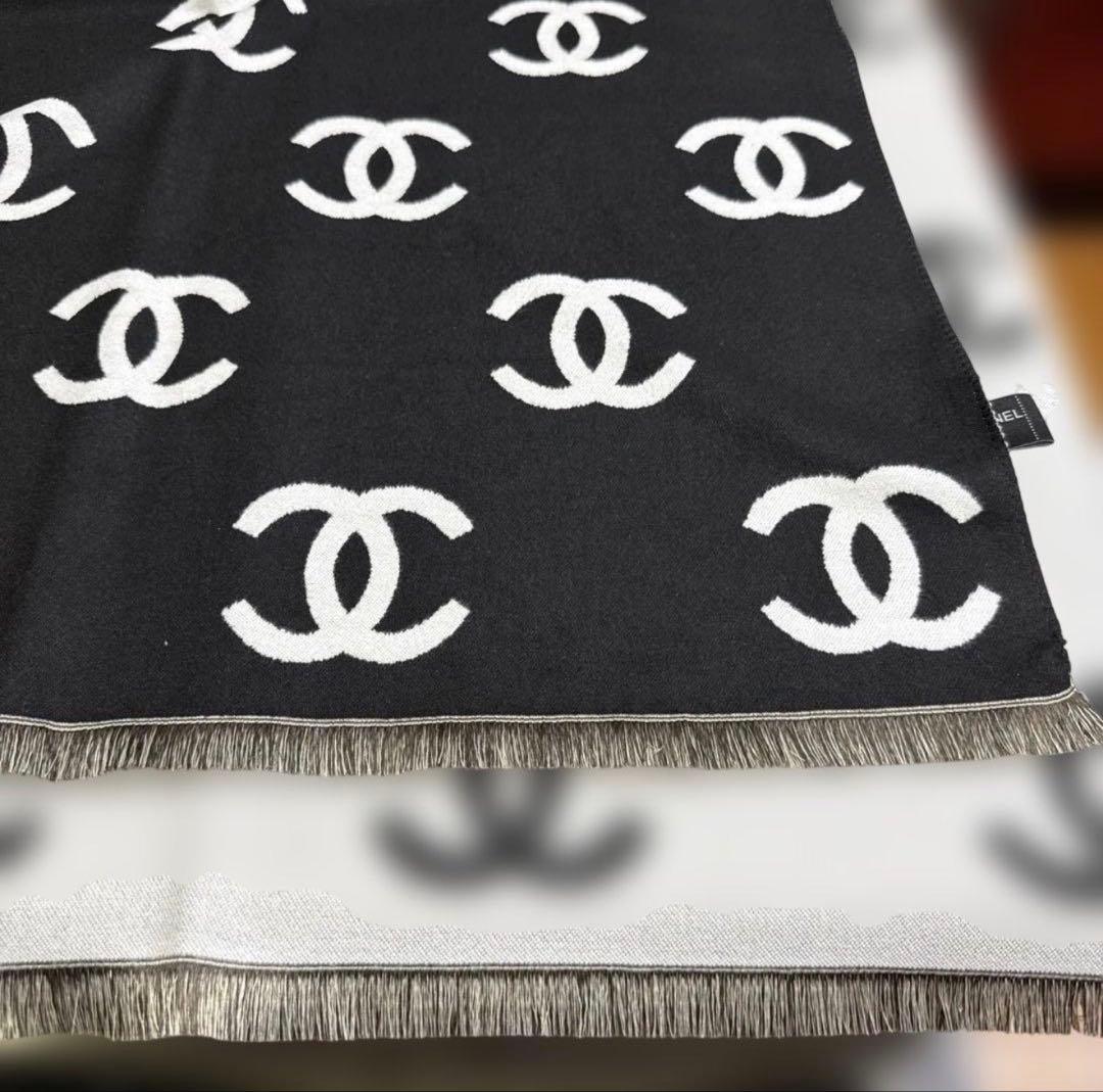 ノベルティ リバーシブルマフラー ブラック/ホワイト CHANEL ロゴ 黒/白