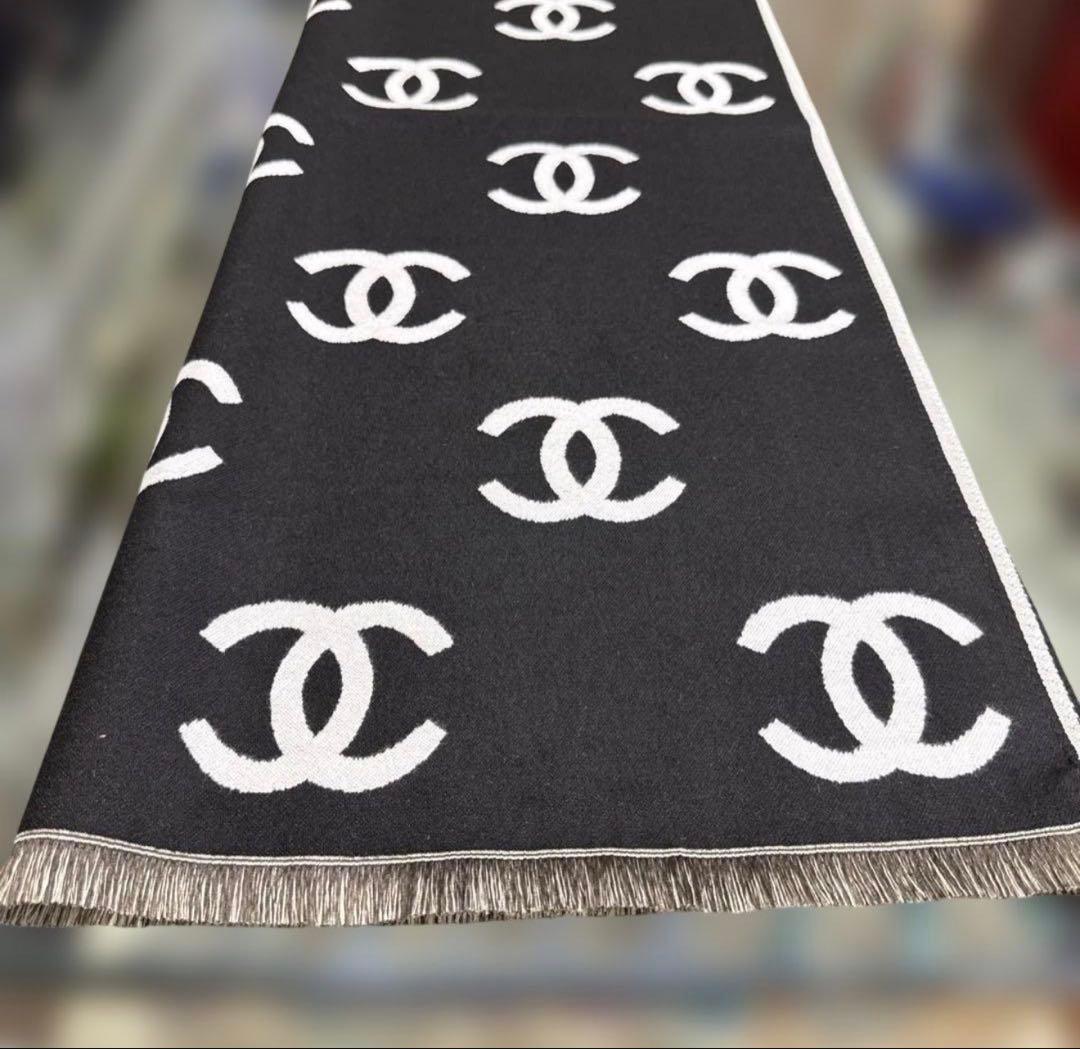 ノベルティ リバーシブルマフラー ブラック/ホワイト CHANEL ロゴ 黒/白