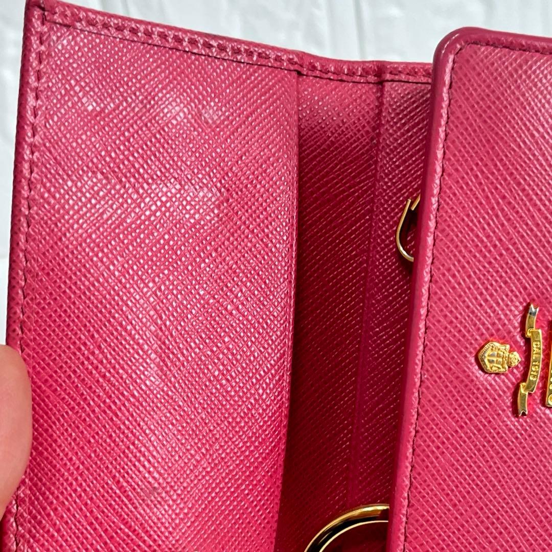 美品✨PRADA 大きめロゴ　キーケース　サフィアーノ　キーリング　ローズピンク