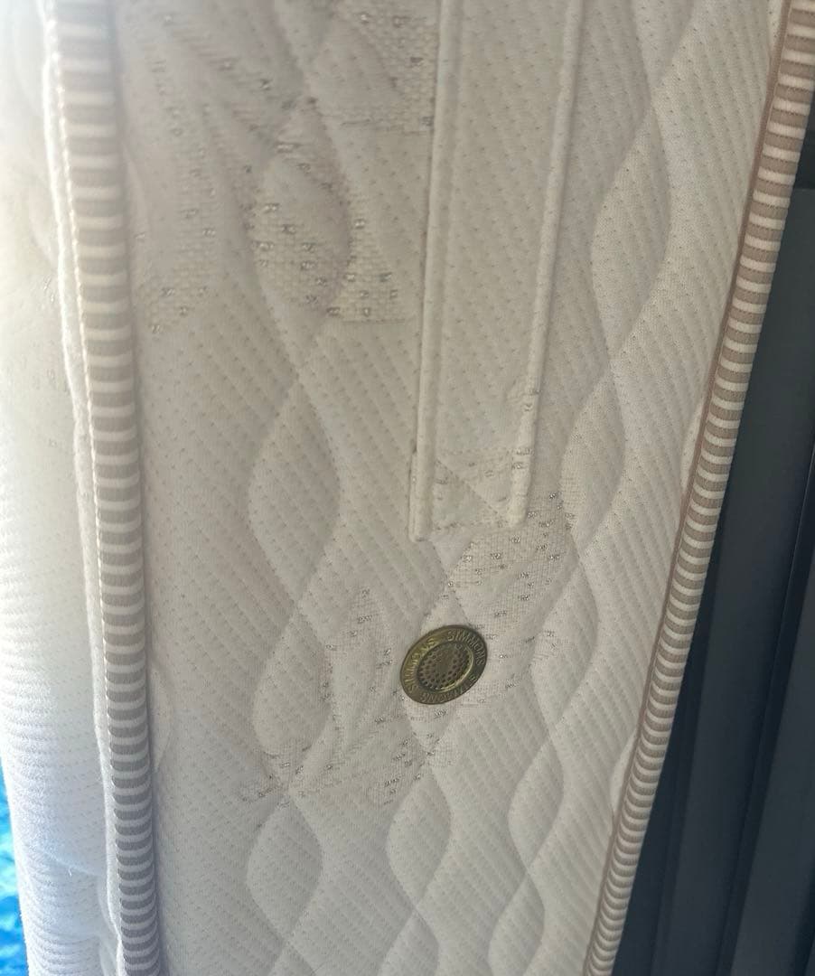 シモンズ ゴールデンバリュープレミアムセミダブルマットレス　ビューティーレスト