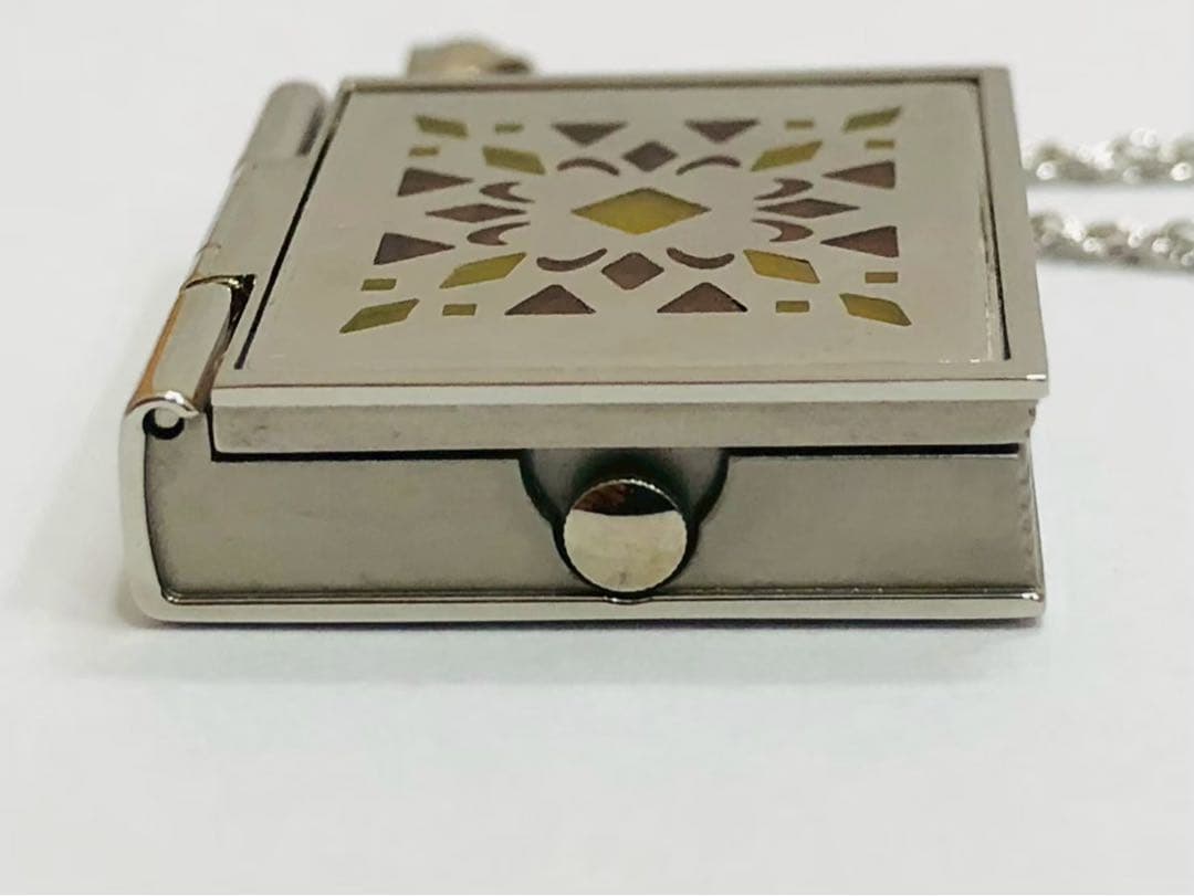 ☆ミキモト　時計付ネックレス　箱付