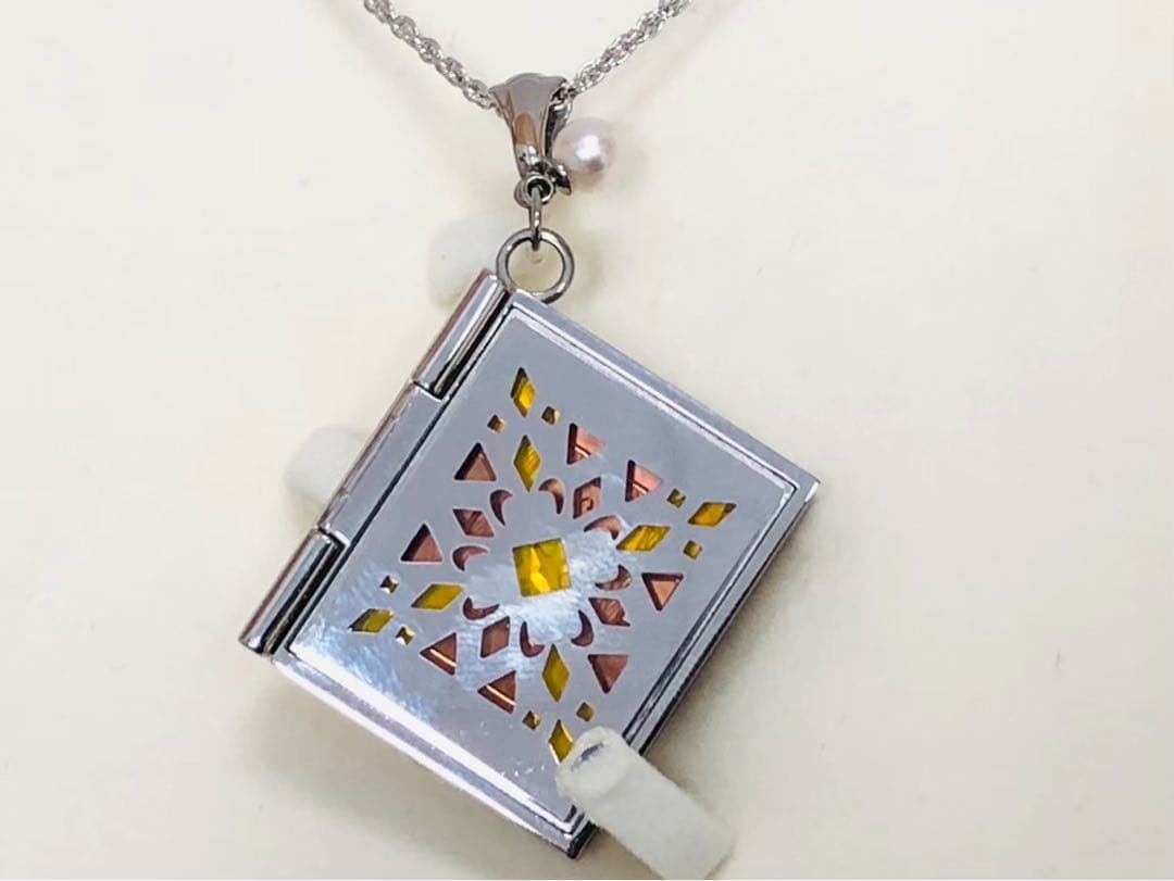 ☆ミキモト　時計付ネックレス　箱付