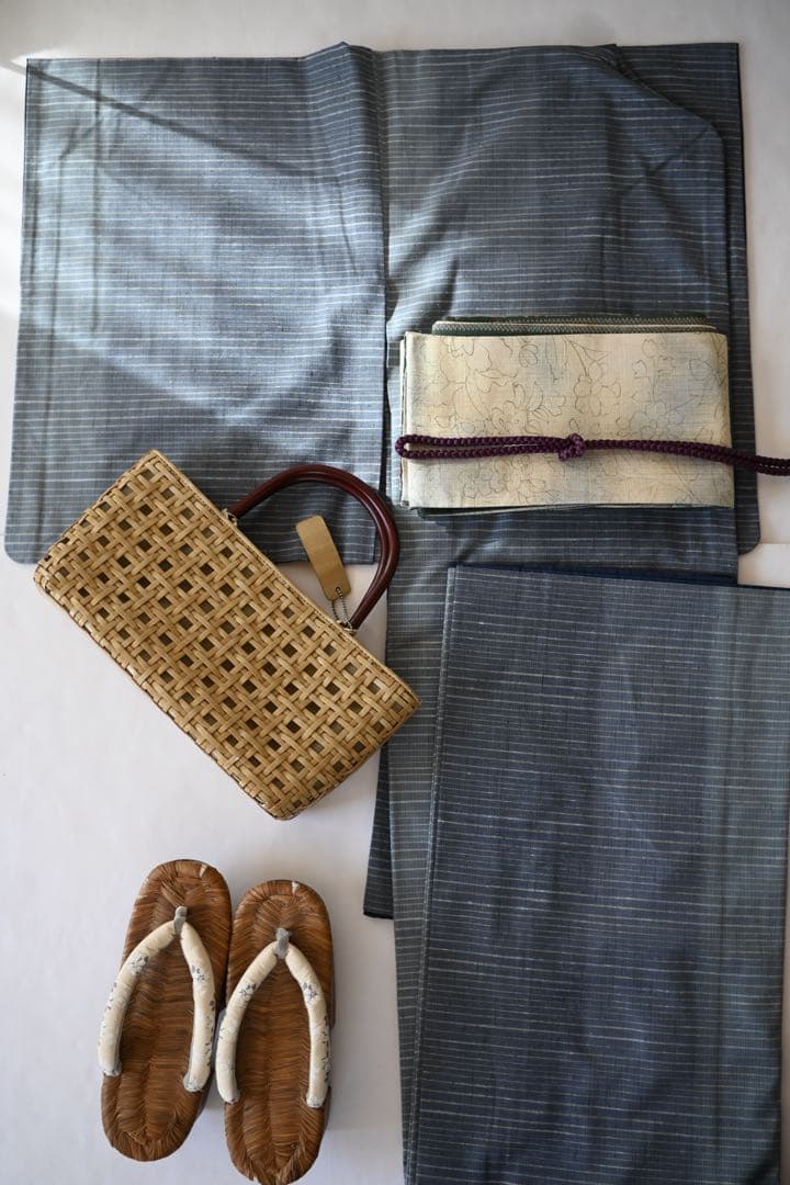 デニムライクな 浅いブルーの紬