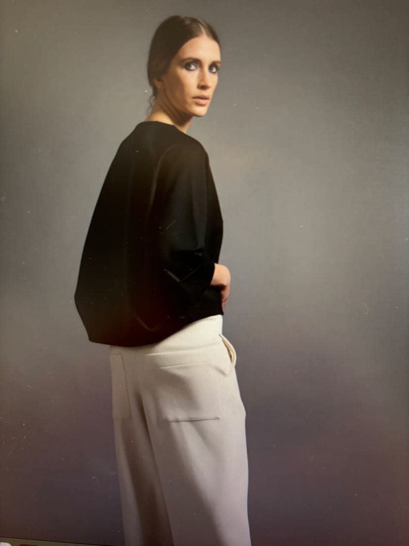 COGTHEBIGSMOKE、ワイドネックラグランスリーブショートトップ、