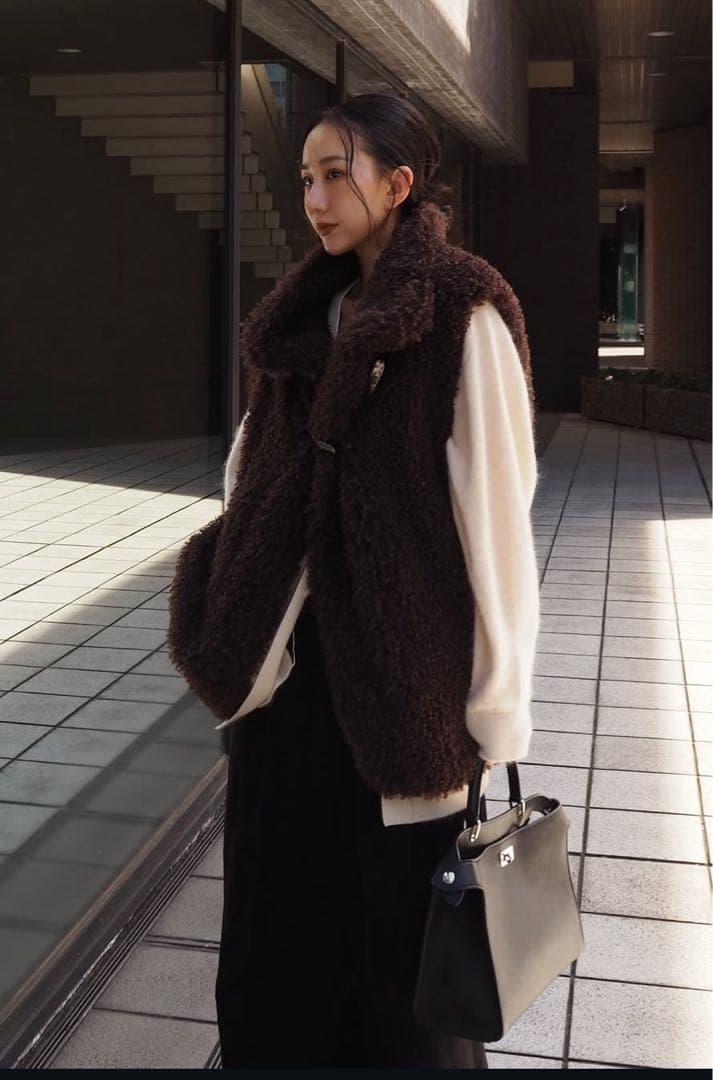 限定値下げ ETRE TOKYO SANTE クリンプフェイクファーベスト 新品