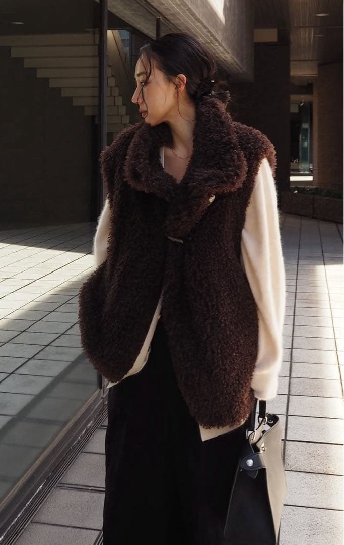 限定値下げ ETRE TOKYO SANTE クリンプフェイクファーベスト 新品