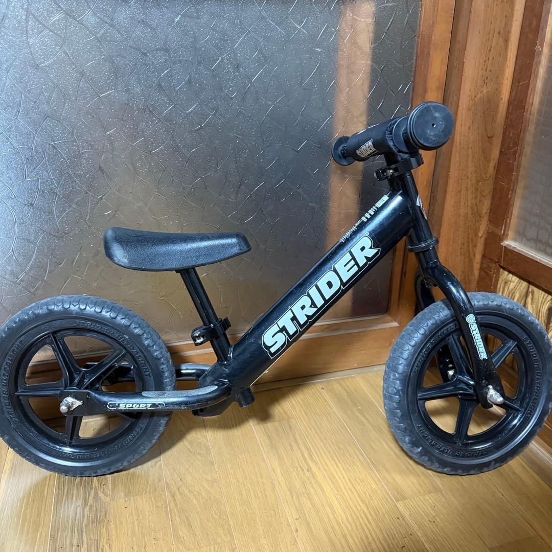 【極美品】ストライダー STRIDER スポーツモデル 12インチ 黒