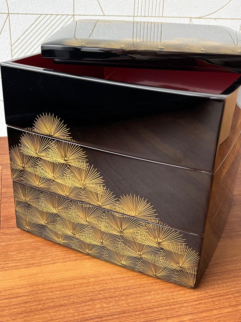 輪島塗　三段重　沈金　寿松　天然木　うるし塗装