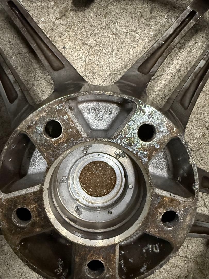 17x9J +40 AVS MODEL5 2本