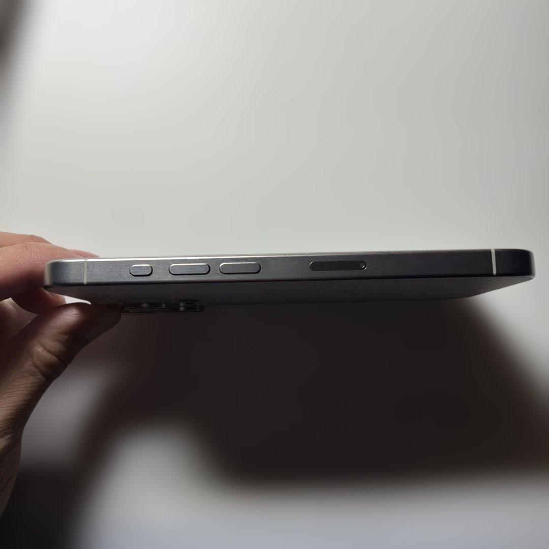 iPhone 15 Pro 128GB（色：ホワイトチタニウム）SIMフリー