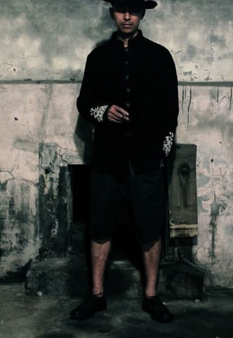 黒 ノーカラー ジャケット ピューター刺繍