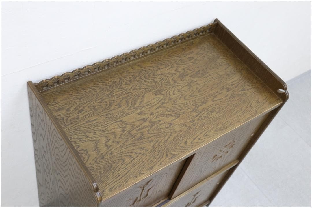 美品 パリの雑貨屋 引き戸 天然木 小物収納 ディスプレイ棚 本収納 飾り棚