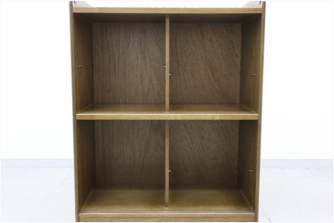 美品 パリの雑貨屋 引き戸 天然木 小物収納 ディスプレイ棚 本収納 飾り棚