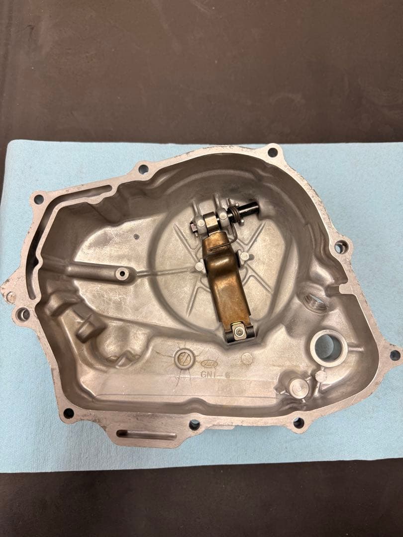 エイプ50 クラッチカバー