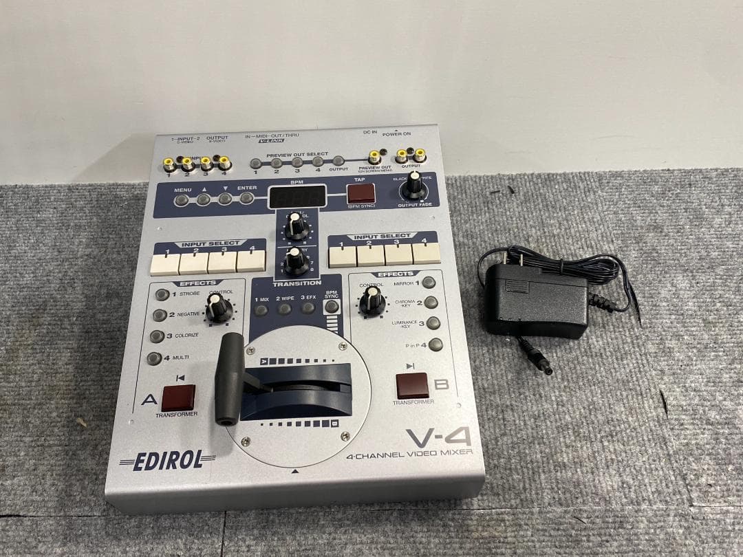 Roland V-4 ビデオミキサー