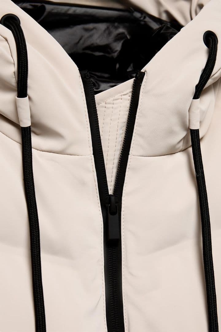 【新品タグ付】ZARA ウィンドプルーフフード付ロングラバー加工アノラックXXL