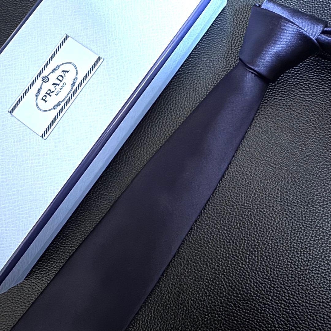 【未使用】【箱付き】PRADA ナロータイ シルク ネクタイ