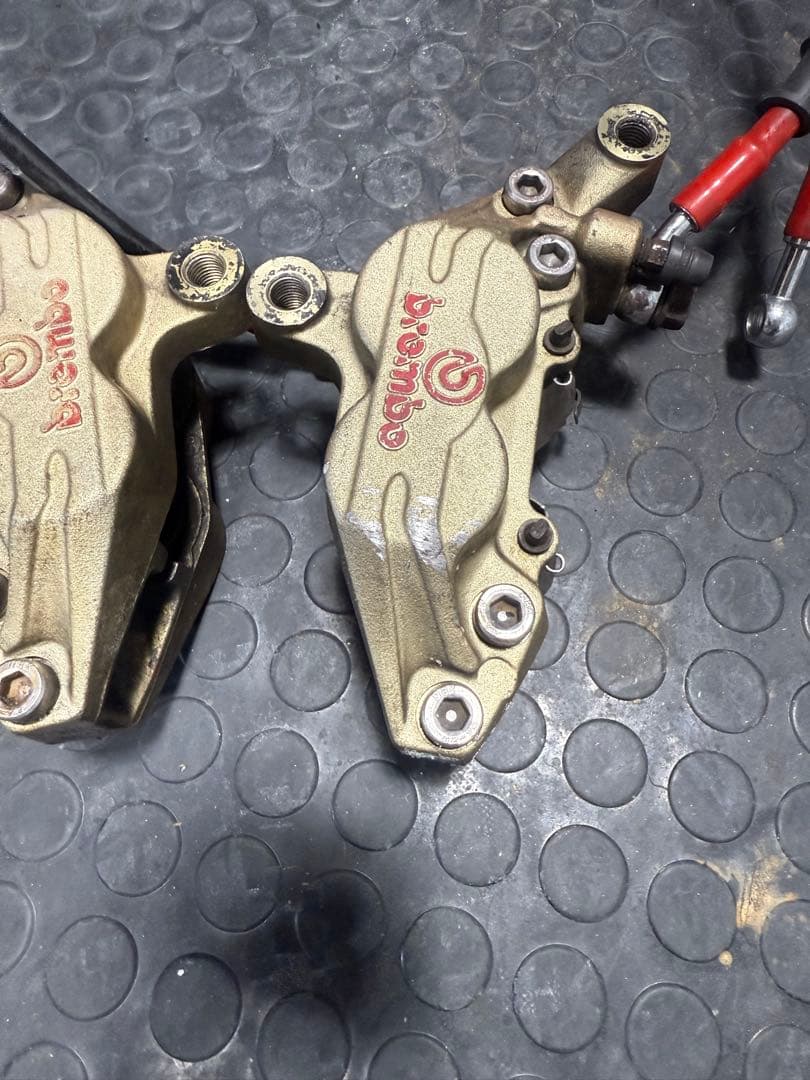 Brembo ブレーキキャリパー ゴールド