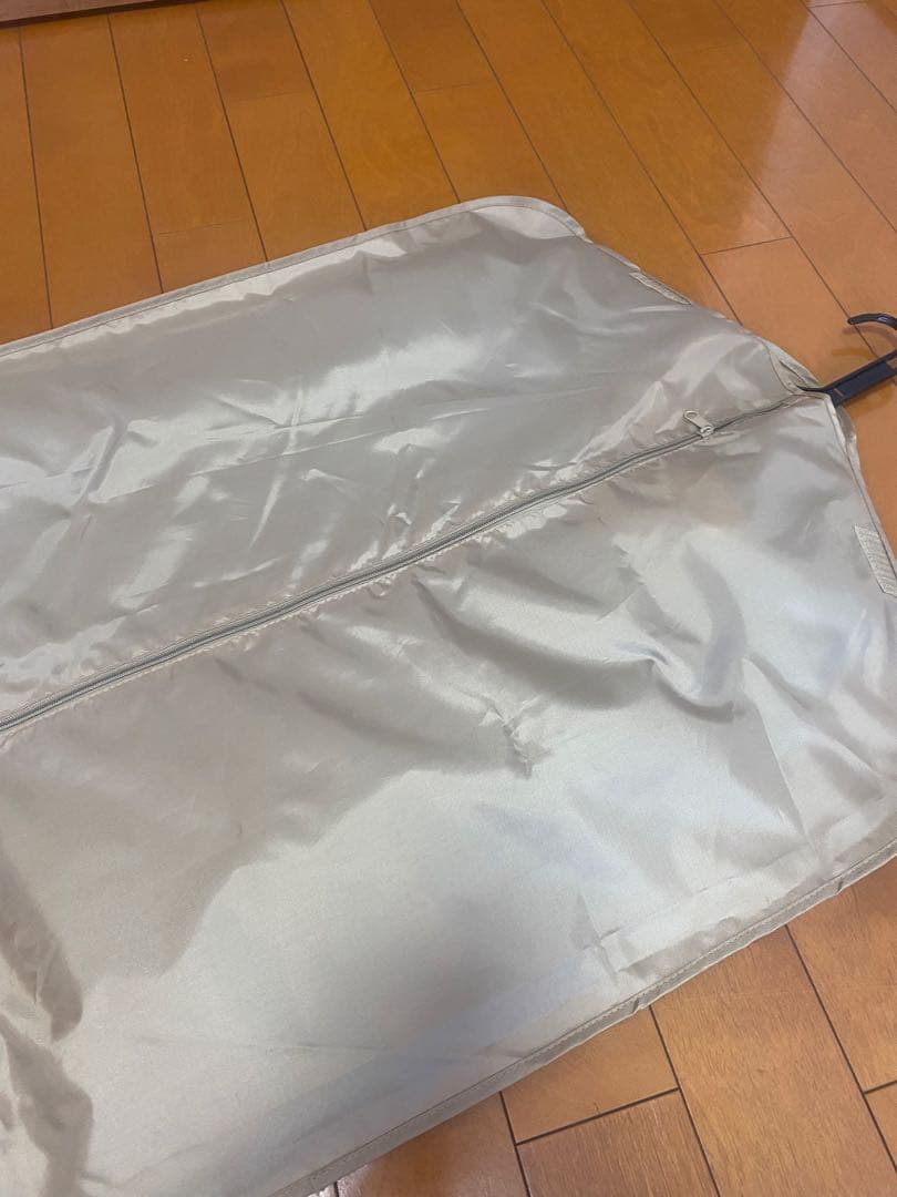 BURBERRY フォーマルスーツ 黒とチェック柄