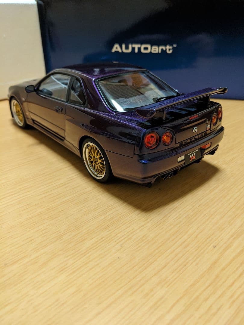 オートアート1/18　ニッサン スカイライン GT-R R34