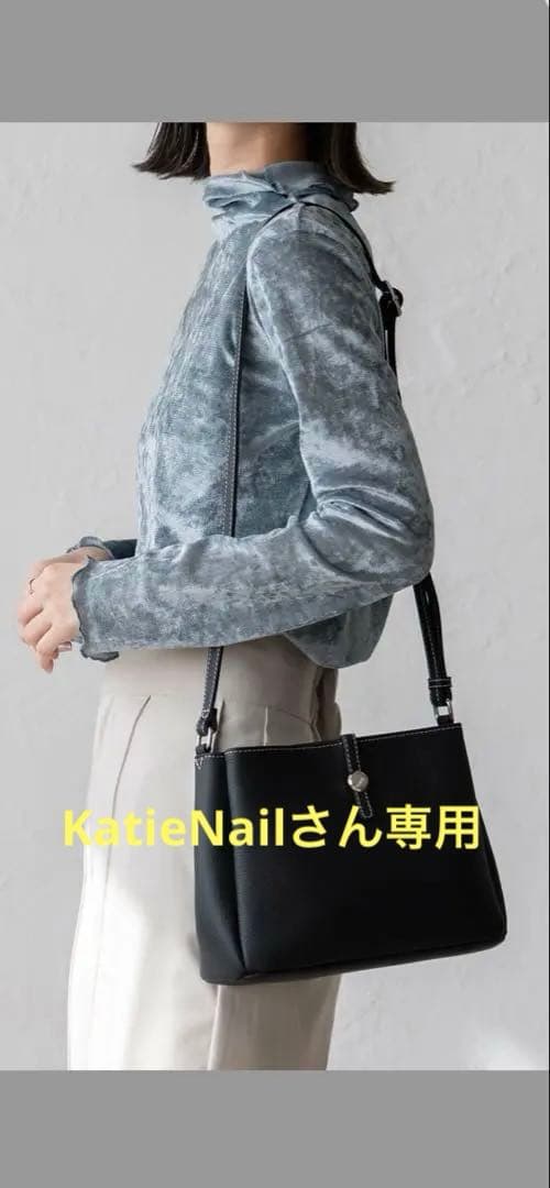 VitaFelice Depral 牛革ショルダーバッグ