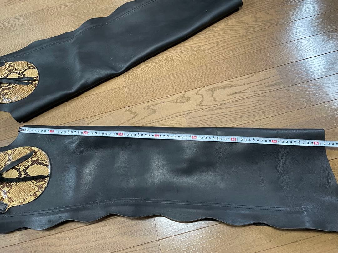 Funnyウェスタンレザー チャップス ヘビ革カスタム品