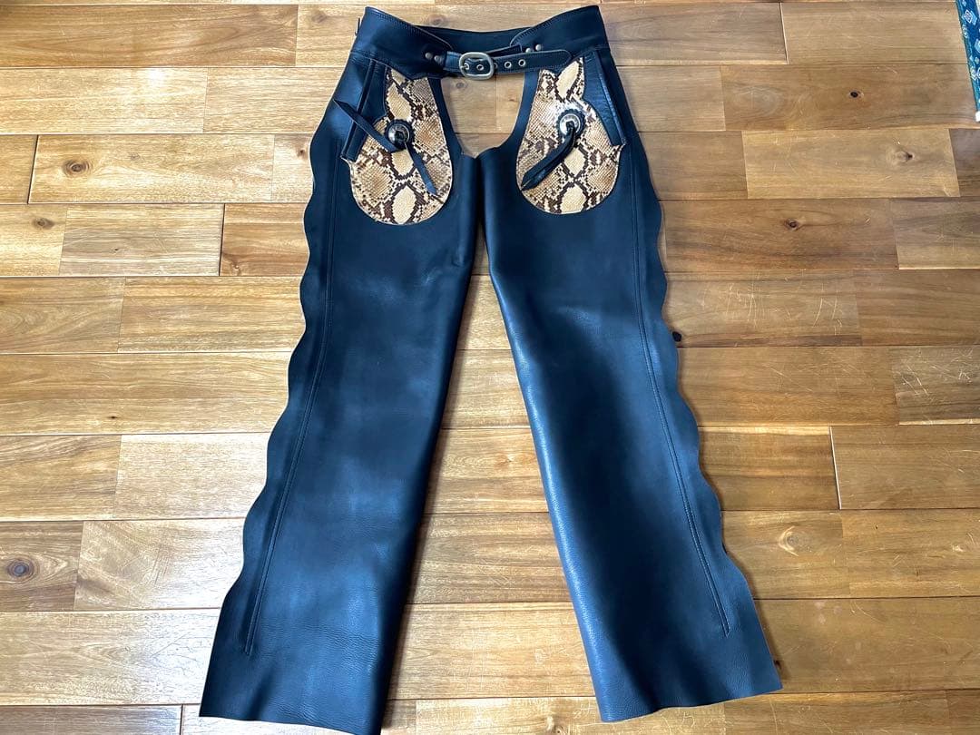 Funnyウェスタンレザー チャップス ヘビ革カスタム品