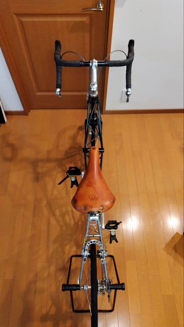 アレックスモールトンのAPB