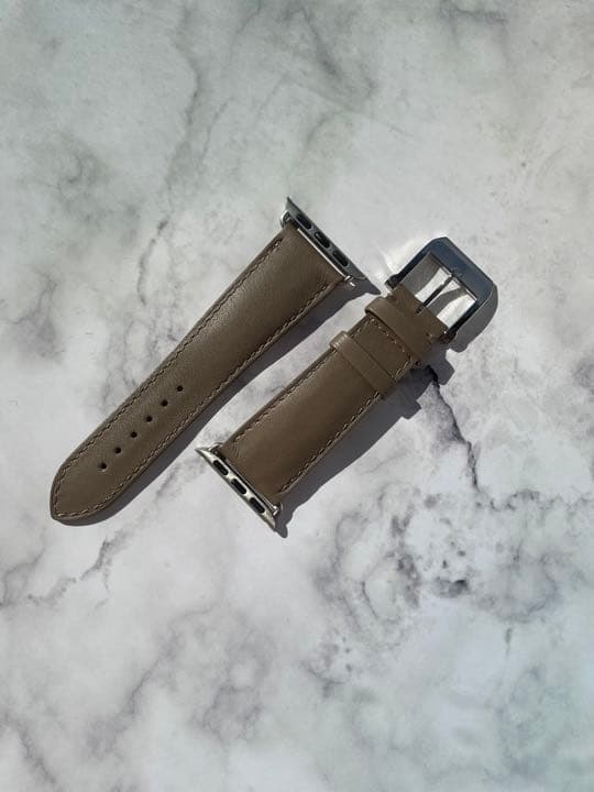 アップルウォッチベルト　カミーユフォルネ　レザーベルト