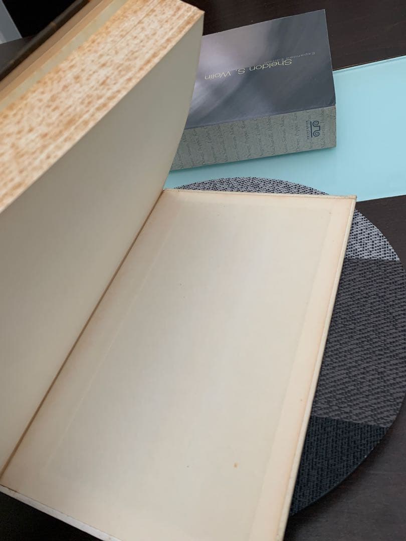 希少　City Governments and Urban Problems